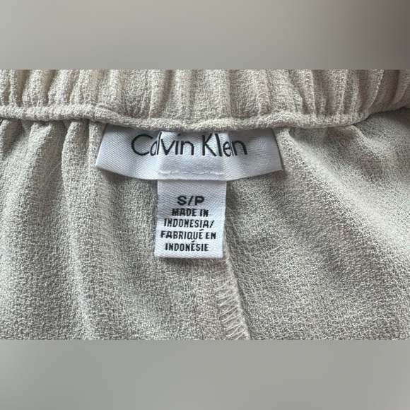 Calvin Klein - Women’s Dress Shorts - Small - Picture 6 of 6